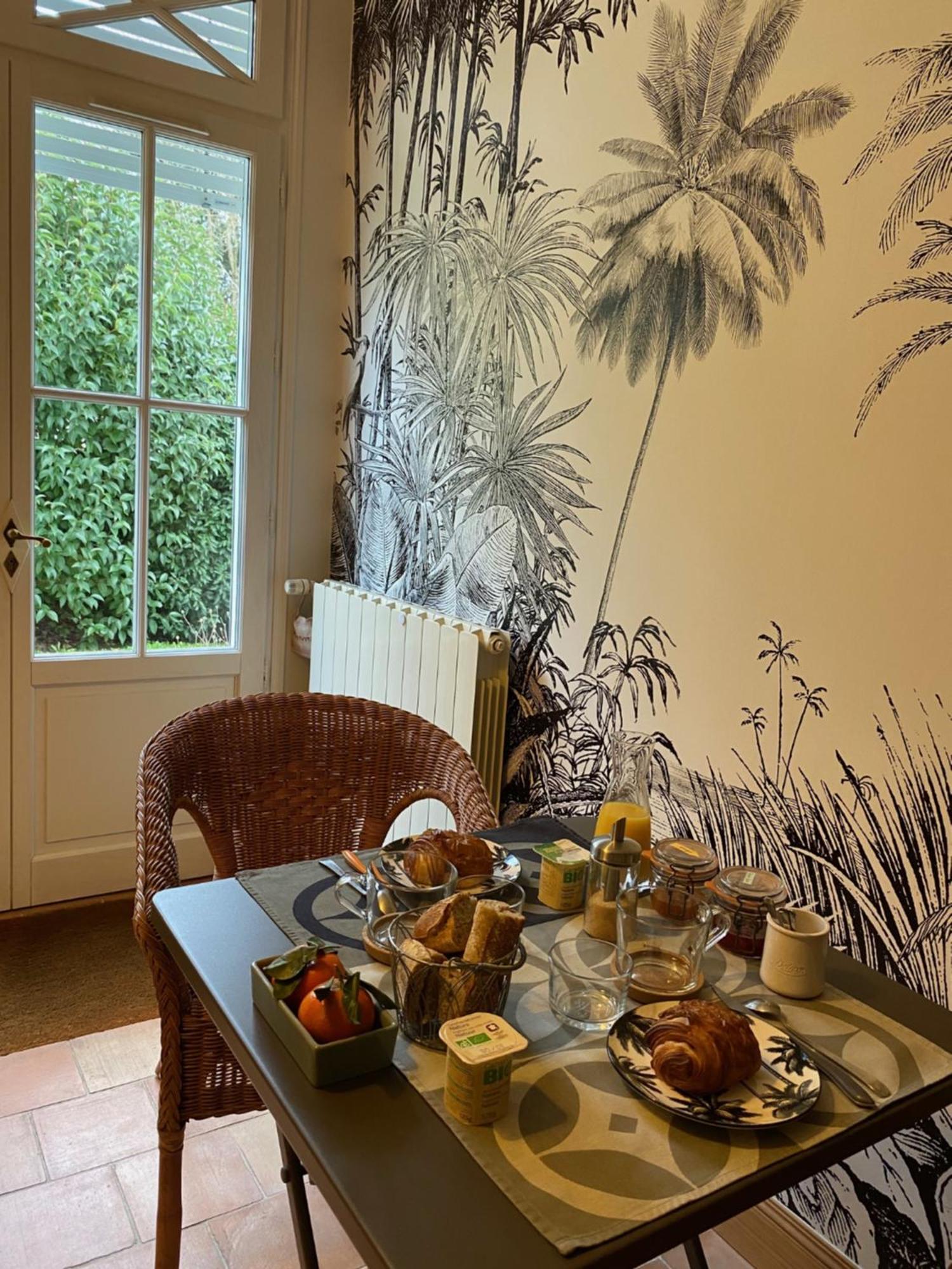 Maison M, Chambre Privee Acces Jardin Piscine Et Jacuzzi Pres De La Rochelle La Rochelle  Kültér fotó