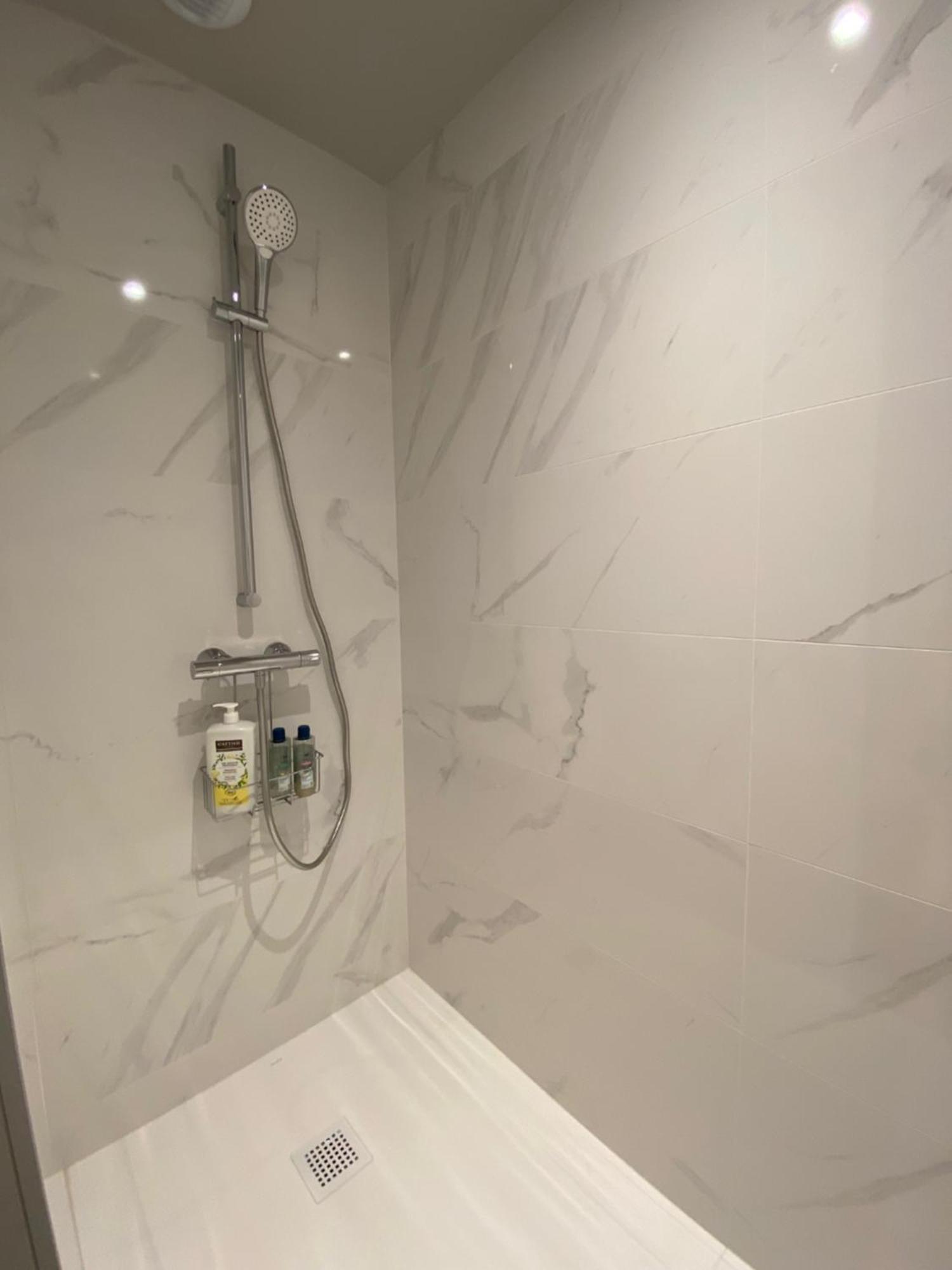 Maison M, Chambre Privee Acces Jardin Piscine Et Jacuzzi Pres De La Rochelle La Rochelle  Szoba fotó